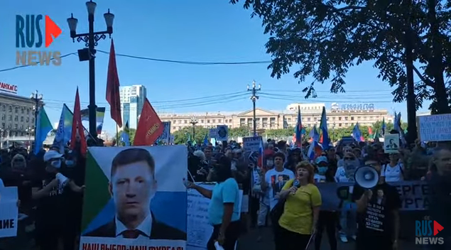 Все фото - скриншот одного и того же видео из интернета.