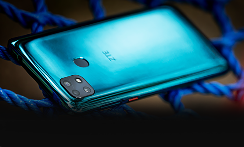 5000 мАч, NFC, 4/128 Гб и мощный процессор — стильный бюджетник отдают выгодно на «Яндекс.Маркет»?0