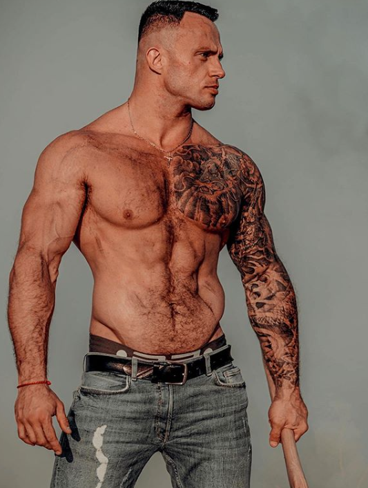 https://www.instagram.com/stuzhuk_dmitriy/