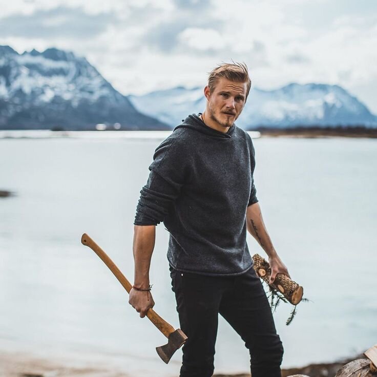 Александр родом из Канады