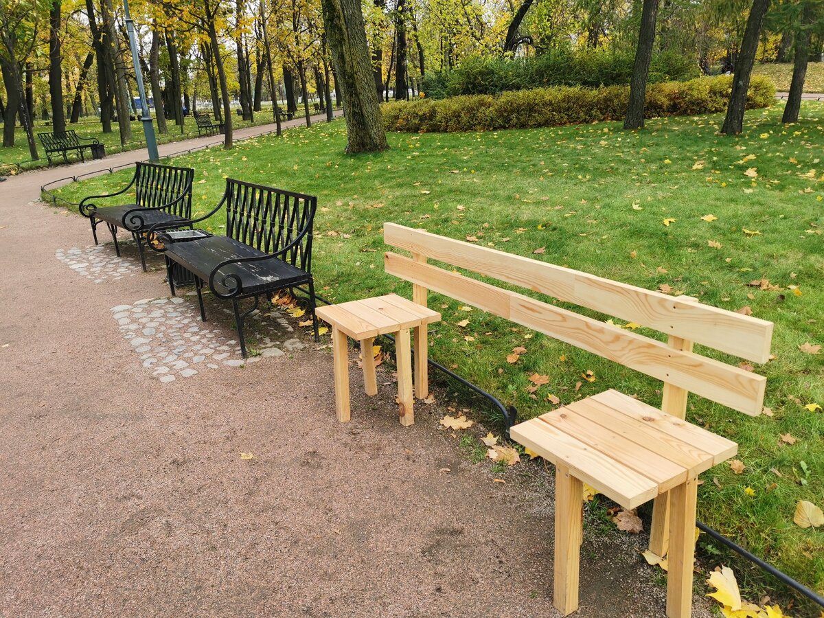 Скамейки. Михайловский сад. Санкт-Петербург