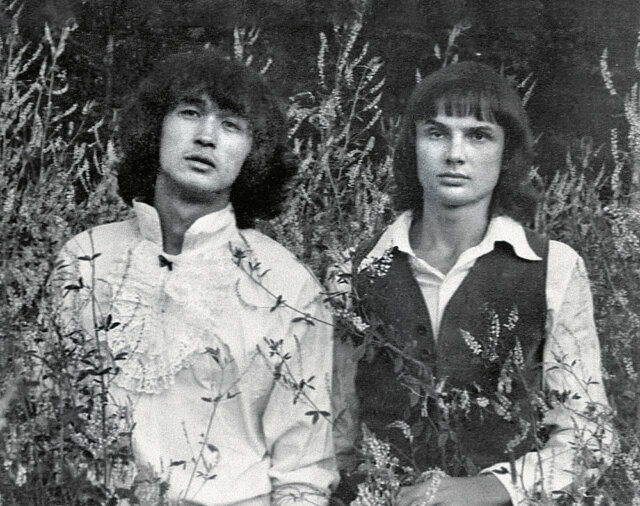 Виктор Цой и Алексей Рыбин. 1982 год. Фото Алексея Вишни.