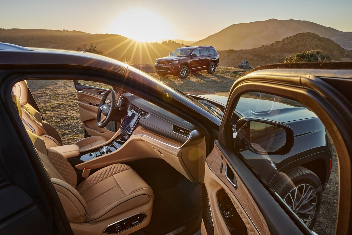 Jeep Grand Wagoneer 2021 Interior