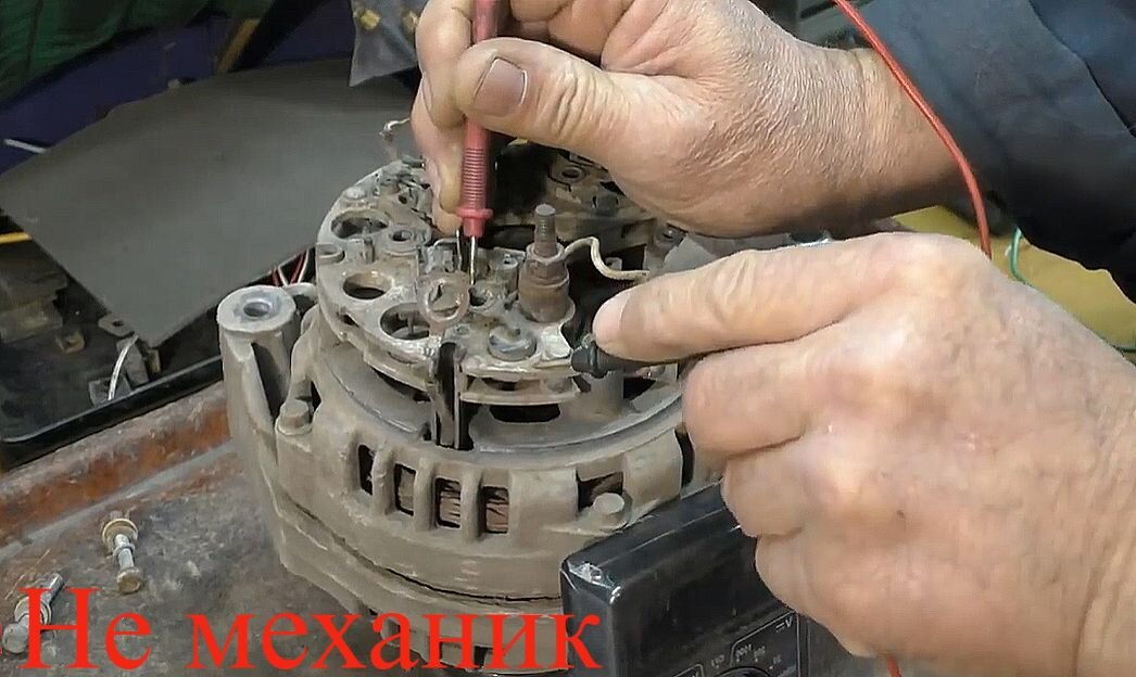 Лампа зарядки в пол накала 2110. Сгорел генератор на урале. Обмотка генератора ваз 2106. Сгоревший генератор. Диодный мост генератора прадо 120.