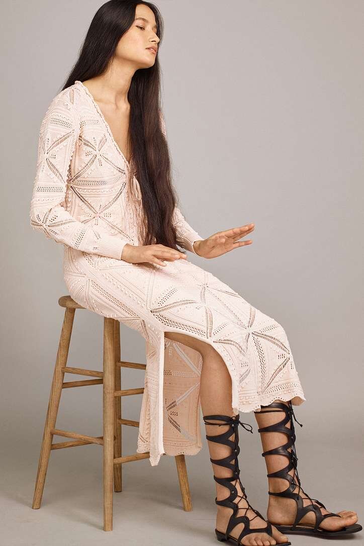 Ажурное платье пастельного оттенка – тренд 2021. /Фото: cdn.fashion-woman.com