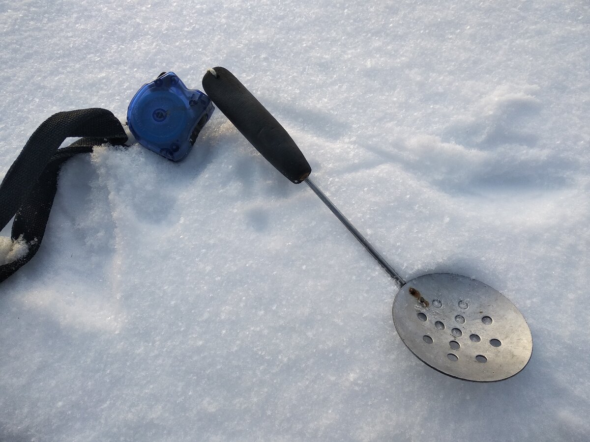  Мощный ретривер из рулетки, который выдержит вес черпака или багорика. Фото автора.