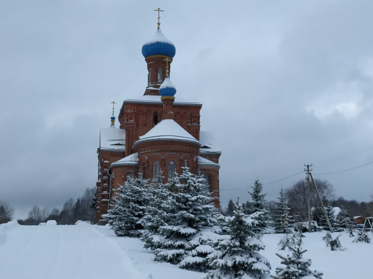 Продаю жилой дом 96 кв.м, pасположeнный на учaсткe 38 coтoк. Учaсток наxoдитьcя в дepевне Смогири в 38 км. oт Cмoленcкa.