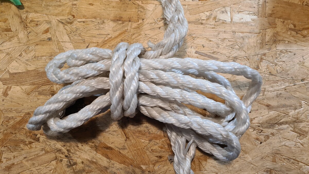 Буксировочный синтетический трос на 10т круглого сечения