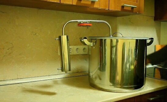 Самогонный аппарат из кастрюли