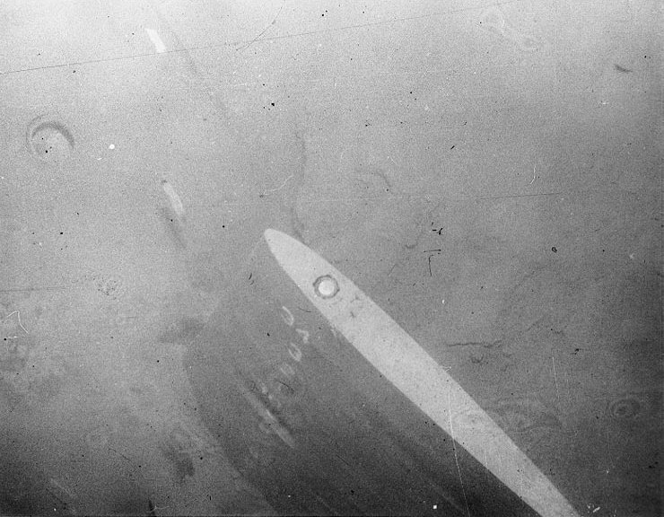 Фотография Thresher (SSN-593), полученная батискафом Trieste. Координаты: 41°46′ с. ш. 65°03′ з. д.