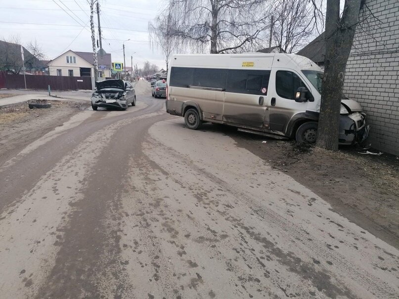 Происшествия Брянск вчера в Фокинском районе. Брянская область маршрутка боксер.