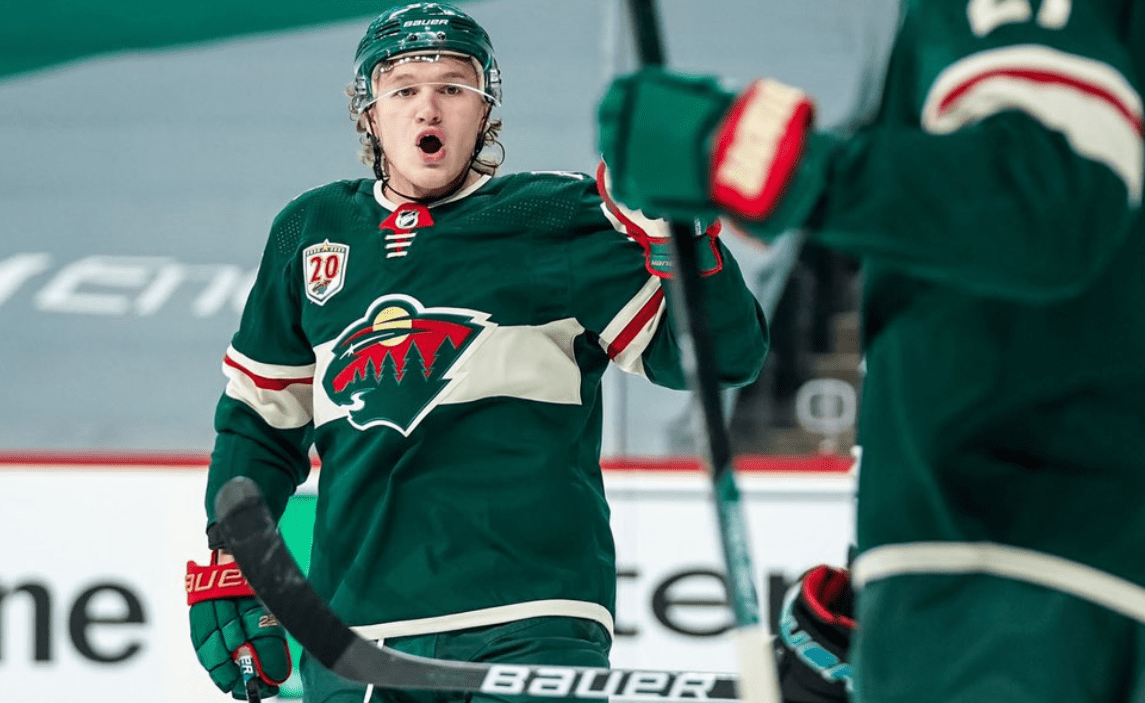 Кирилл Капризов прервал самую затяжную для него в дебютном сезоне НХЛ серию без набранных очков, поучаствовав в победе «Миннесоты» над «Анахаймом» (3:2).