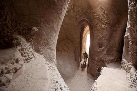 Источник https://www.onlyinyourstate.com/new-mexico/hand-carved-caves-paulette-nm/?utm_medium=Social&utm_source=Pinterest
