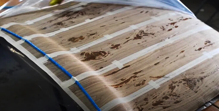 Нижняя часть капота выполнена из эпоксидной смолы