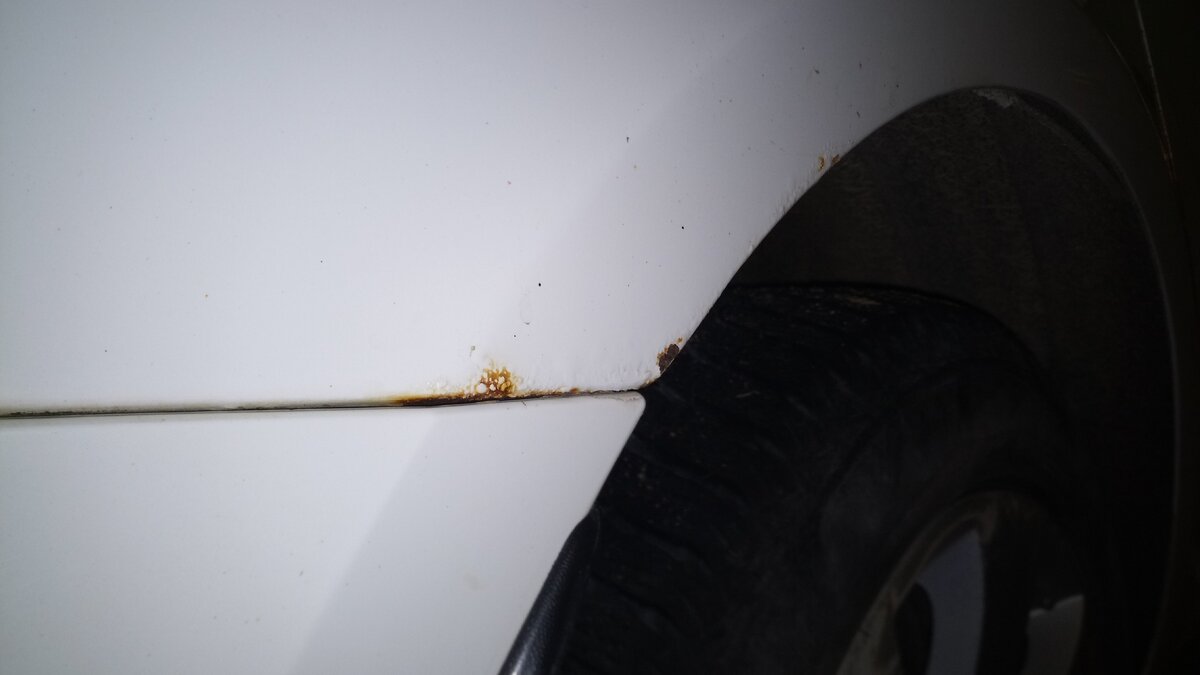 Это место ржавеет у всех Superb второго поколения. У кого-то раньше, у кого-то позже.