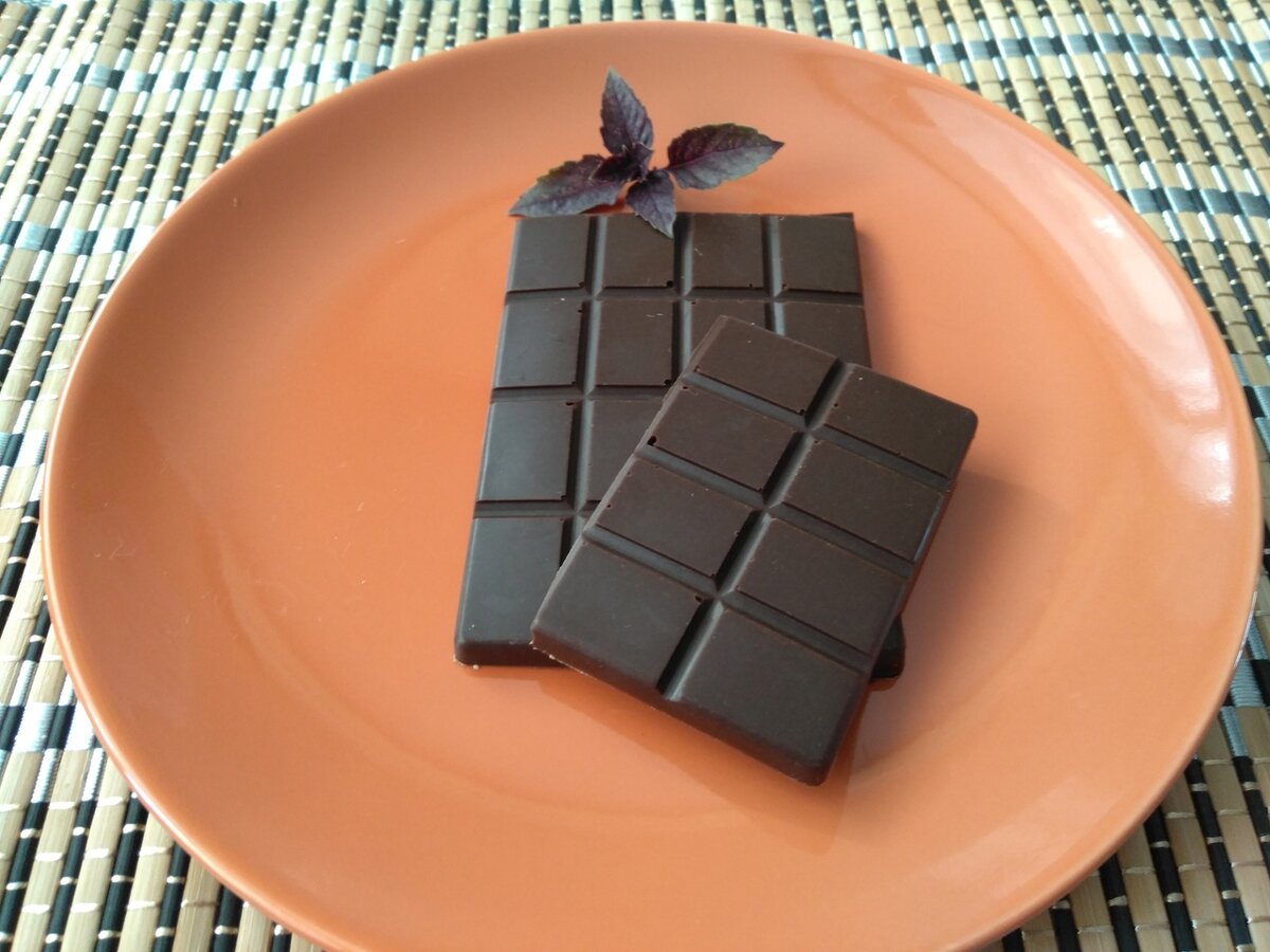 Моё творение: тёмный шоколад без сахара с сиропом топинамбура. Поверьте, это очень вкусно!