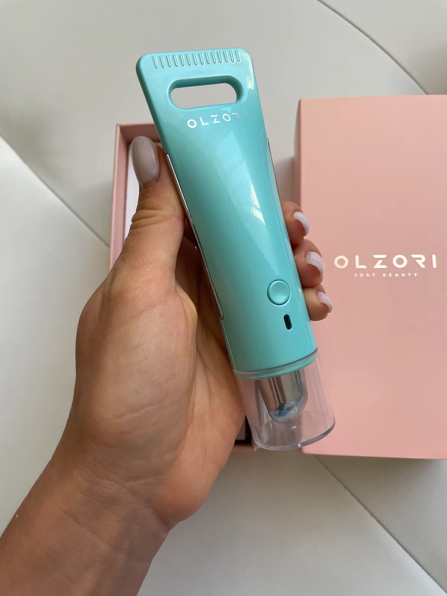 OLZORI™ E-Molli — массажёр для ежедневных домашних косметологических процедур. Фото из домашнего архива
