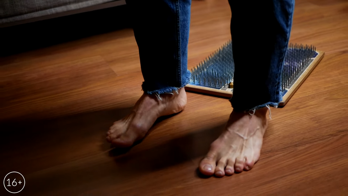 Артем Кутянин - автор канала. Стояние на гвоздях. 