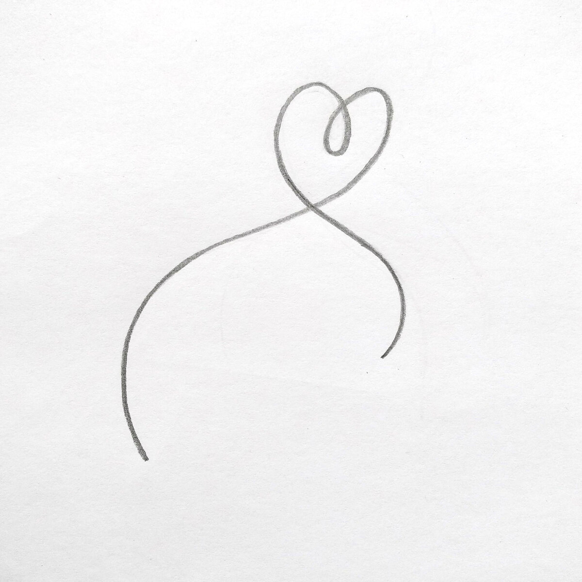 Линия может быть с петельной, а может - без