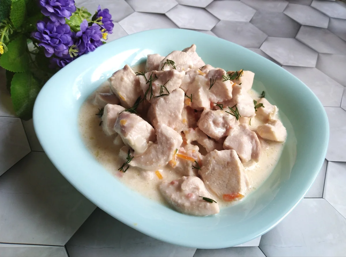 Мой фирменный рецепт-гуляш из курочки "Бело-с-Нежный". Готовлю часто и подруг научила. Все дело в необычном соусе