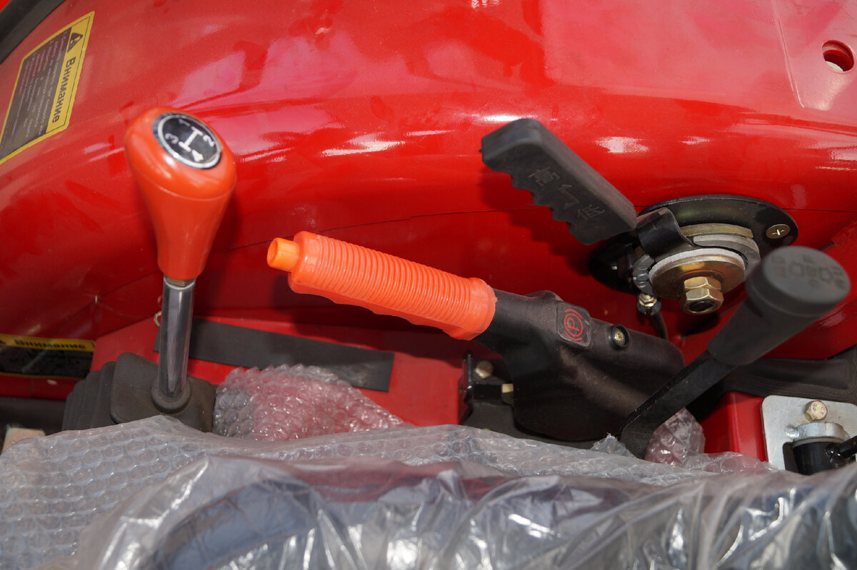 Трактор из Китая, поставляемый в Россию в виде машина-комплекта ...