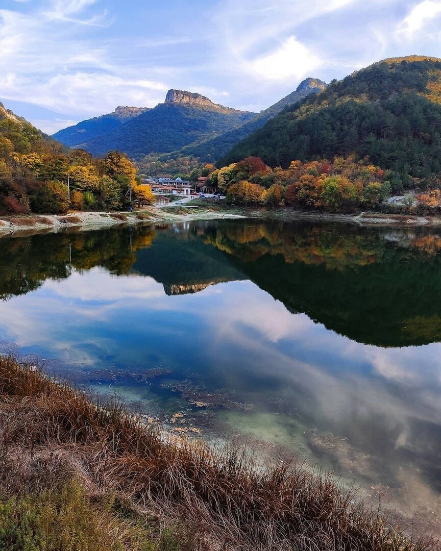 Озеро мангуп кале в крыму фото