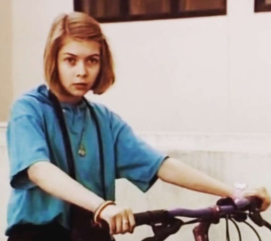 Первая роль в кино. Источник фото: https://www.instagram.com/p/CEaHLRinuM6/