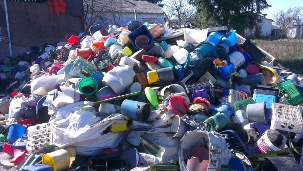 Горы бытового пластика. Фото из открытых источников