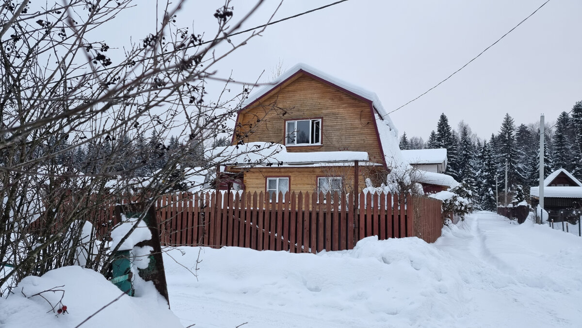 Пример домов в соседних СНТ. Фото Таша Муляр.
