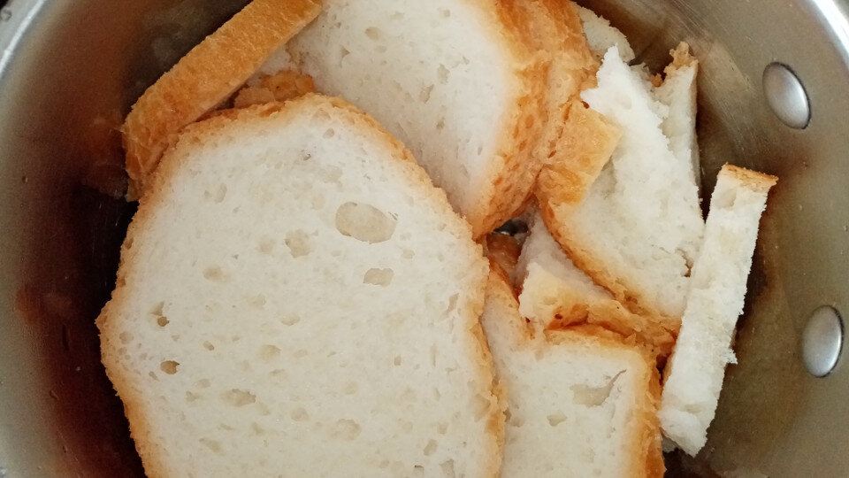 Булка замочена в кипятке