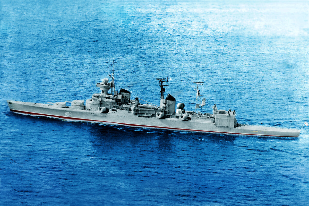 Крейсер "Адмирал Сенявин" проект 68-У2. Фото https://content-10.foto.my.mail.ru/community/voen_mor_flot/99/h-1723.jpg