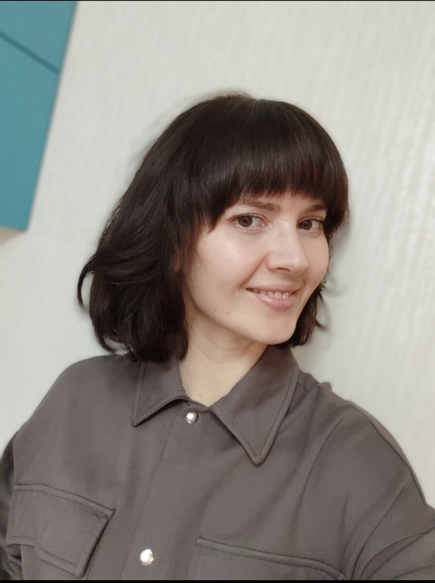 После родов коротко подстриглась и боролась с выпадением волос, изучала эту тему глубоко и справилась, теперь отращиваю