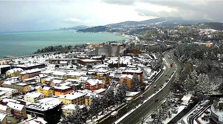 А это Адлер...Скриншот автора с сайта sochi.camera
