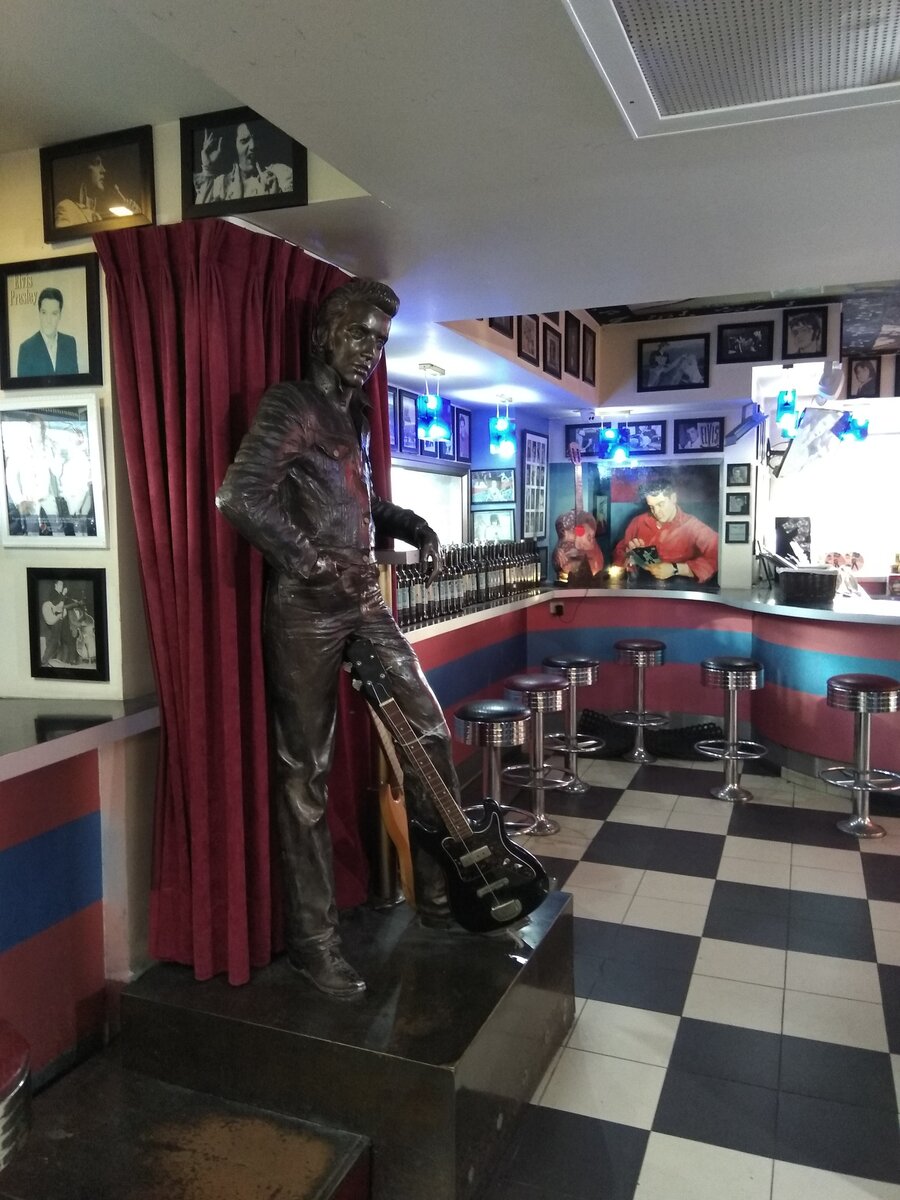 Кафе на заправке.