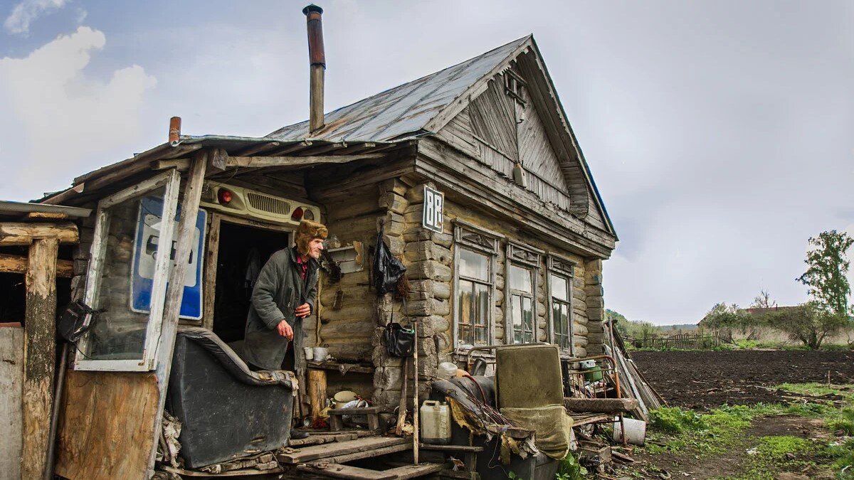 бедные американские квартиры. где живут люди тогда. бедный дом. деревенские жители. уральские староверы кержаки беспоповцы.