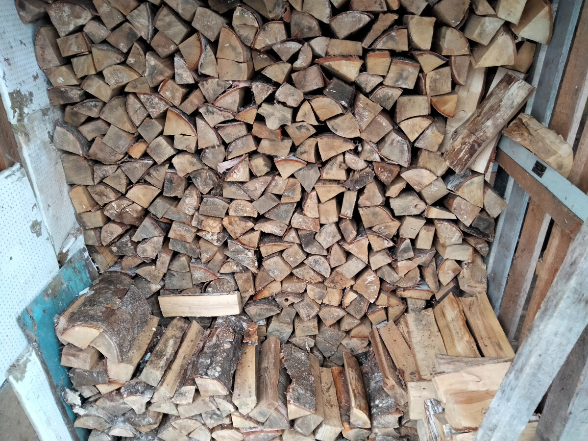 15 Кубов дров в Урал. 1 Куб горбы. Сушка дров сколько занимает. Сколько кг в кубометре дров