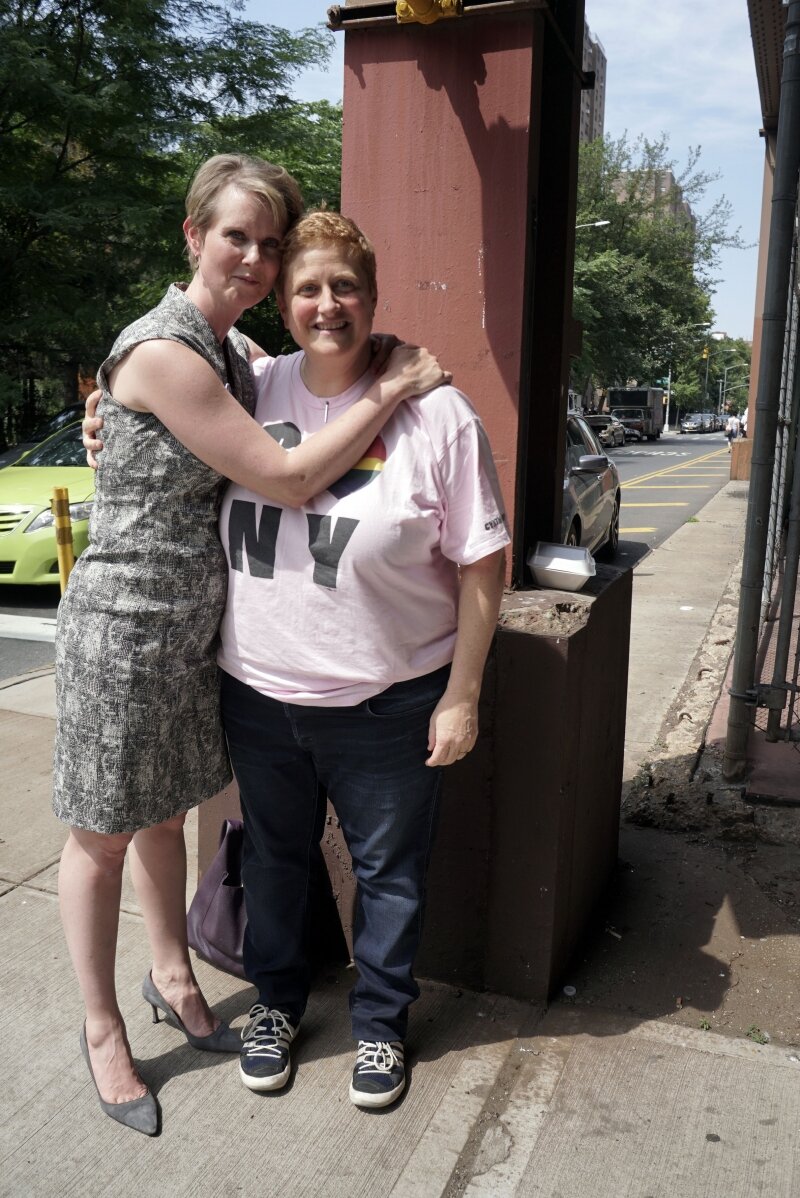    Синтия Никсон и Кристин Маринони. Фото: www.globallookpress.com/ John Marshall Mantel