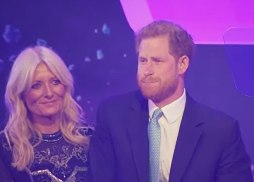    Принц Гарри прослезился после рассказа о беременности Меган МарклКадр из видео