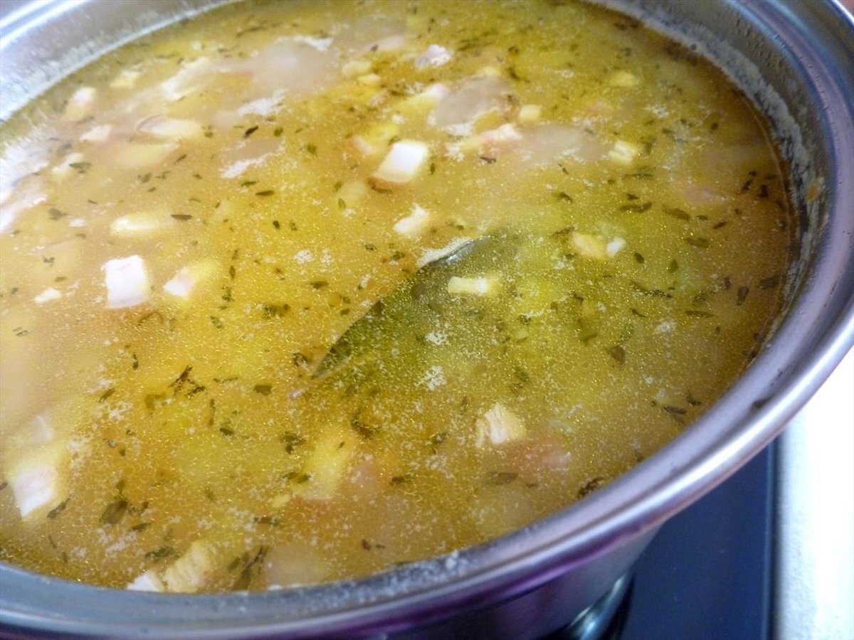 Гороховый суп с грудинкой - рецепт с фото на arum174.ru