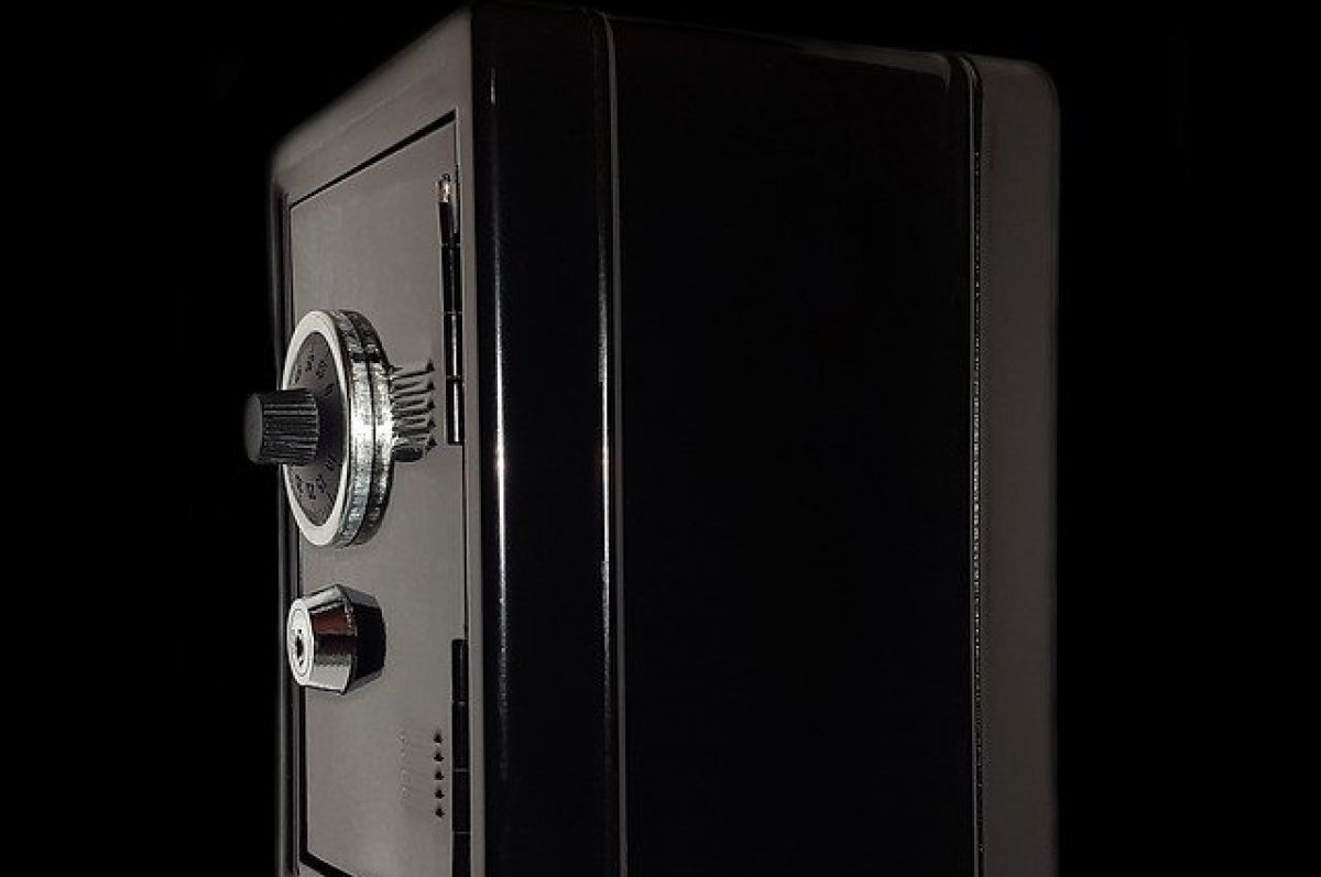    25-летняя жительница Тверской области украла у бизнесмена 600 тысяч рублей