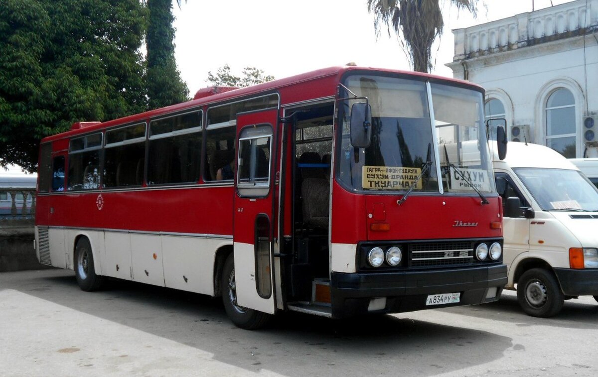 Ikarus 256 с параллелограмной сдвижной дверью