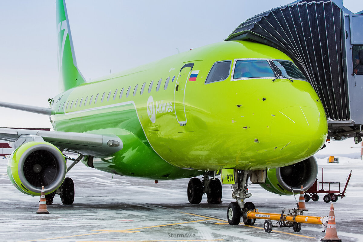 Телефон авиакомпании. Эмбраер 170 s7. S7 Airlines Эмбраер 170. S7 Эмбраер 2022. Embraer 170/175 s7.