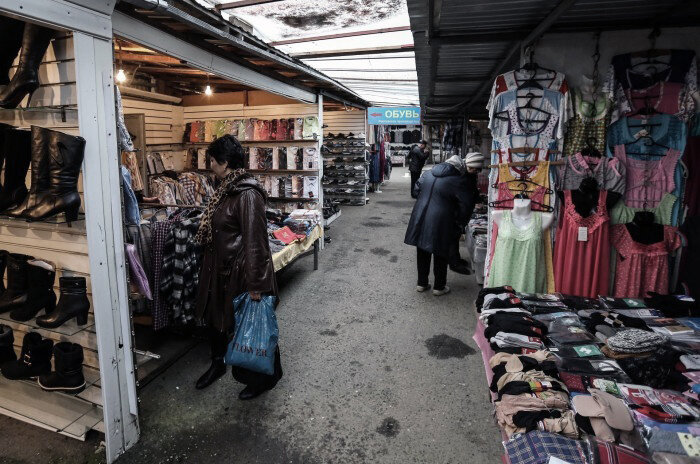 Вот приблизительно так выглядел изнутри ивановский «Центральный» рынок в 90-е.