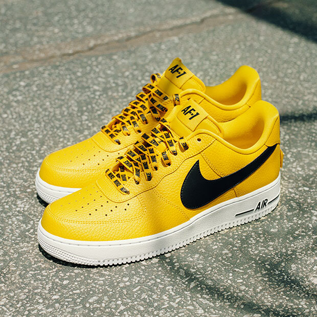 За свою 35-ти летнюю историю эти кроссовки успели установить много рекордов и стать настоящей золотой жилой для Nike. Вы только вдумайтесь, Air Force 1 — самые продаваемые кроссовки Nike за всю историю бренда. Этот юбилейный год лишь укрепит их и без того стабильное положение на рынке кроссовок. 

