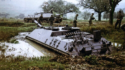 Kanonenjagdpanzer 4-5: концептуальный продолжатель идей, заложенных в немецкие истребители танков Второй Мировой, оснащенный 90-мм орудием, которого в середине 1970-х было явно недостаточно