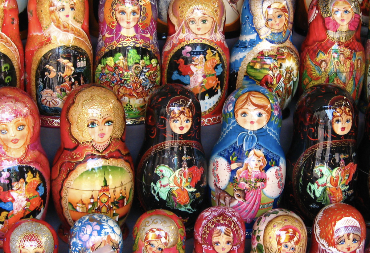 Russian doll. Много матрешек. Много много матрешек. Матрешки много разных. Множество матрешек.