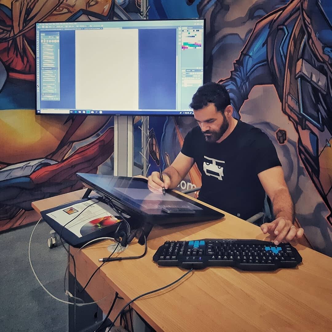  Израильский художник Jude Devil и его любимая супруга создают иллюстрации взятые из обычных повседневных дней своей жизни. Да-да! Они рассказывают о своей жизни, о своих самых смешных и незаурядных моментах , с помощью фотографий, с которых и создаются иллюстрации.