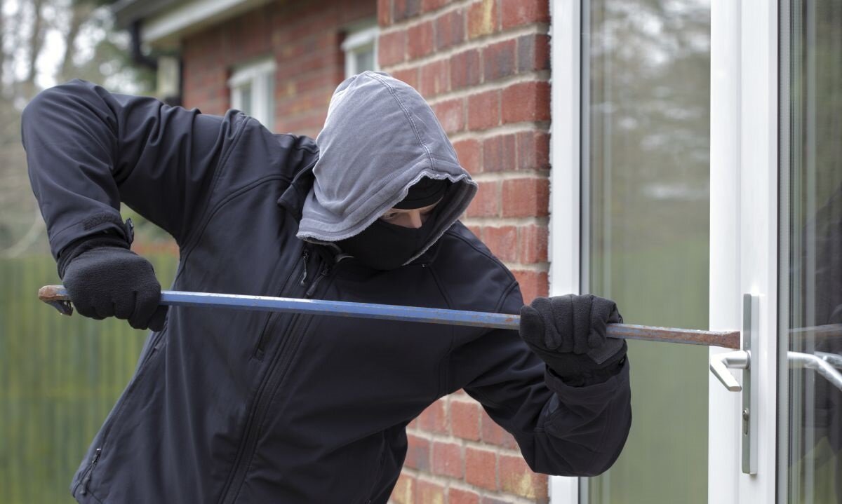 А взламывали ли Ваш дом? Поделитесь своими историями в комментариях!