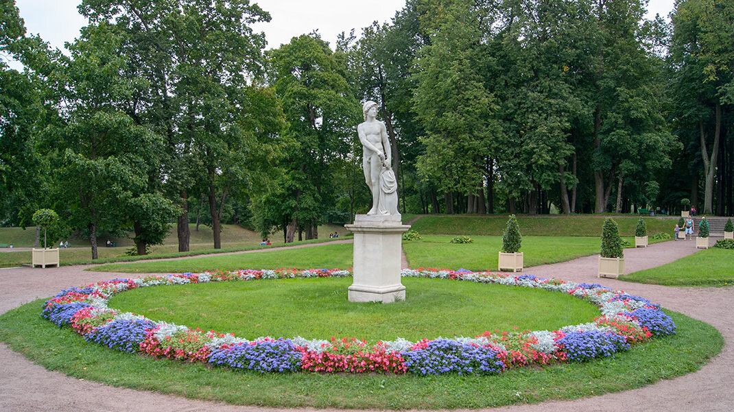 Дворец и парк в гатчине