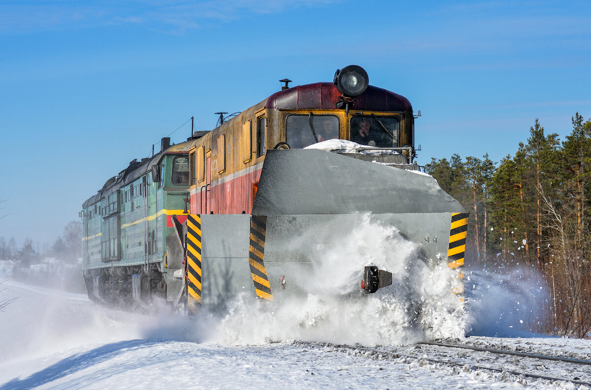 Снегоочиститель СДПМ-228 на перегоне Пинюг — Новый, Кировская область, 2018